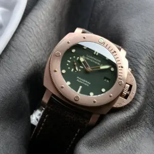 Panerai PAM382 Watch with Automatic Movement