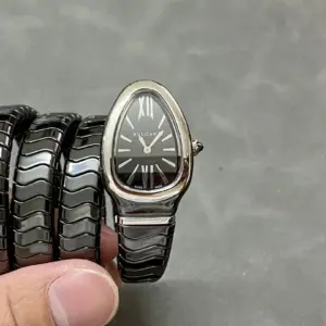 Serpenti series Snake-shaped wristwatch