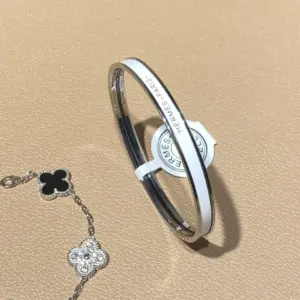 Panda four flower chain plus Hermes enamel cuff