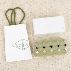 Zp Four-leaf Bracelet