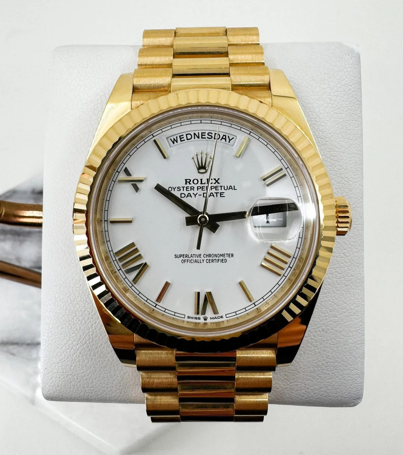 Rolex Day-Date 40 Yellow Gold White Roman Dial & Fluted Bezel President Bracelet 228238 –