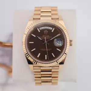 Rolex Day-Date 40 Rose Gold Chocolate Diagnonal Motif Index Dial & Fluted Bezel President Bracelet 228235 –