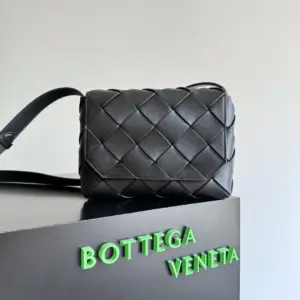 Diago Shoulder Bag