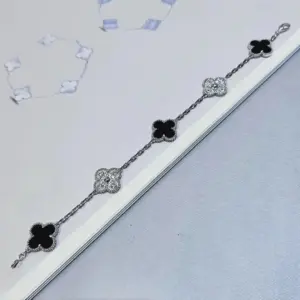 VCA clover five-fold bracelet with black chalcedony