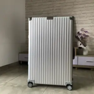 Classic972 retro aluminum suitcase