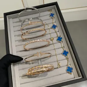 Bracelet collection