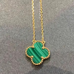 Four-leaf medium necklace