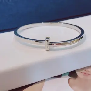 Tiffany new T1 narrow bracelet