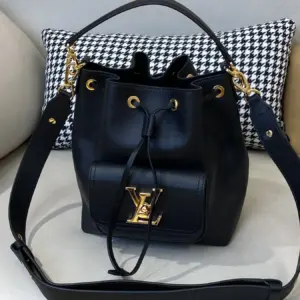 LOCKME Bucket Bag