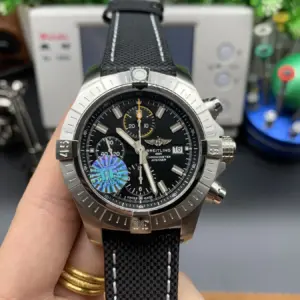 TF Breitling Avenger Chronograph