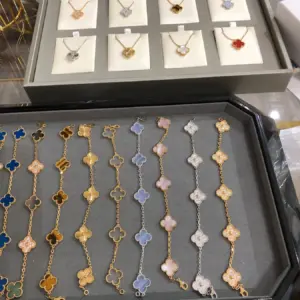 Four-leaf Bracelet Collection