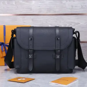 Christopher messenger bag in taurillon leather