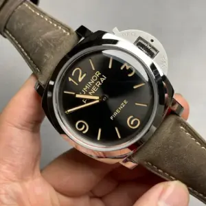 Panerai PAM605 Luminor Watch