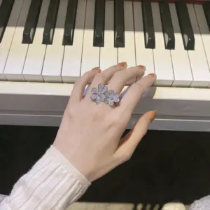 Three-leaf Clover Ring