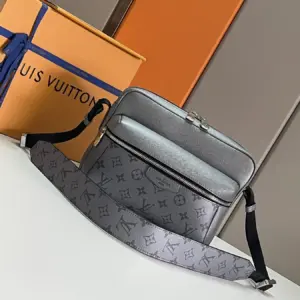 Outdoor Postman Bag M30830