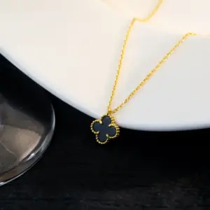 Mini four-leaf clover necklace with black agate