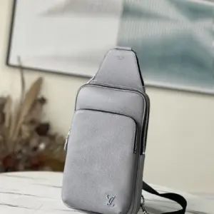 Avenue Crossbody Bag Gray