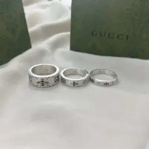 Gucci Double G Bee Engraved Ring
