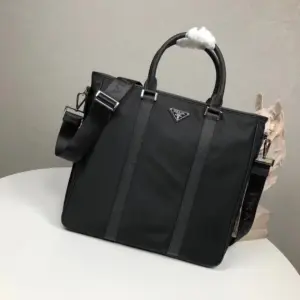 P brand exclusive nylon tote bag