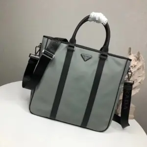 P brand exclusive nylon tote bag