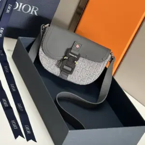 Saddle Hand Bag with Shoulder Strap