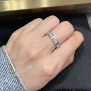 Cartier narrow star nail ring II