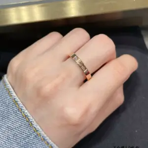 Cartier narrow vinyl nail ring gold