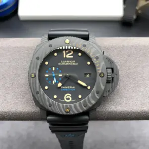 Panerai PAM616 45mm Watch with Classic Design