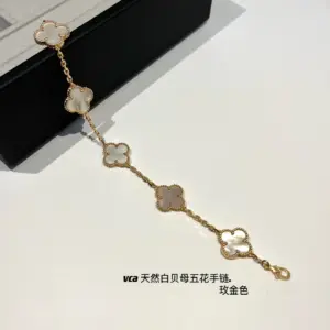White mother-of-pearl bracelet