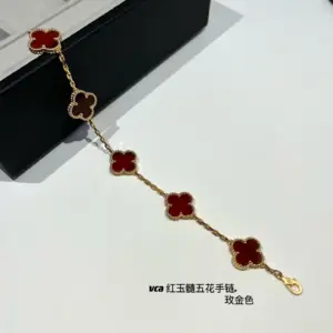 Red four-leaf bracelet
