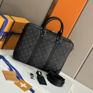 Voyage MM Briefcase Model M46457
