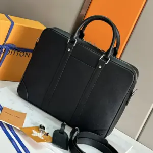 Voyage MM Briefcase Model M30925