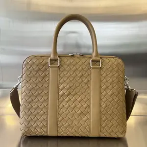 New business bag with fine weave