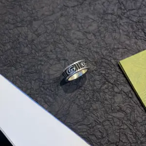 Gucci vintage double G stripe ring