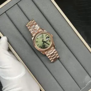 GM Rolex double date green dial