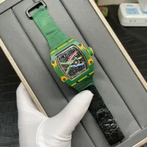 Green carbon fiber mechanical watch