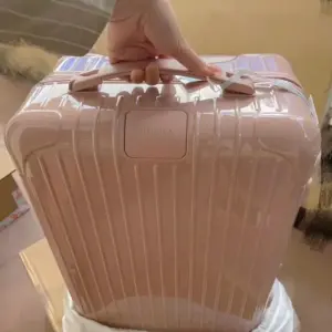 Essential series luggage