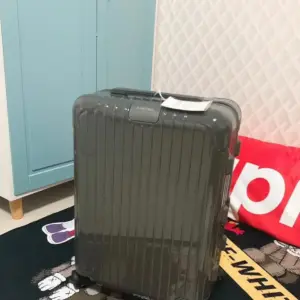Essential series luggage