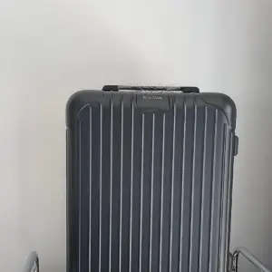 Essential series luggage