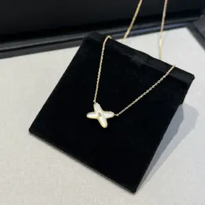 Chaumet white shell necklace