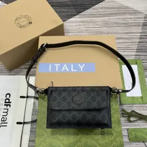 Gucci GG Supreme waist pouch