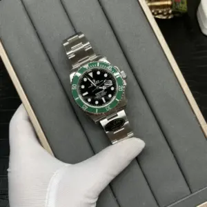 Rolex Submariner Green Dial Black Face 3235 Movement 41mm