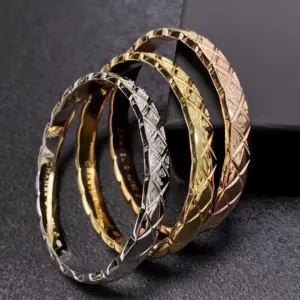 Chanel 2023 new rhombus engraved bracelet
