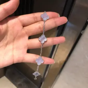 Five flower bracelet