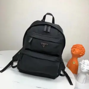 New model backpack with adjustable shoulder straps