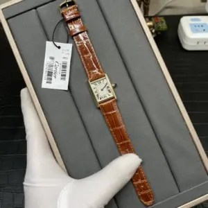 Cartier Tank series 1529856 model