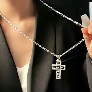 Gucci vintage cross necklace with square G design