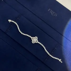 HW four-leaf full diamond bracelet