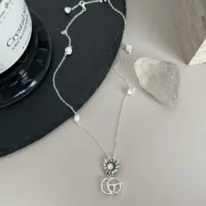 Gucci GG marmont pearl necklace