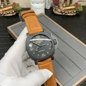 Panerai Pam 441 44mm ceramic case VS second generation movement